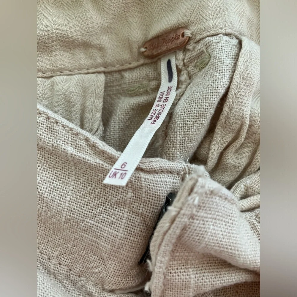 Free People Say So Trouser Short in Pebble Size 8 excellent condition - Picture 4 of 6